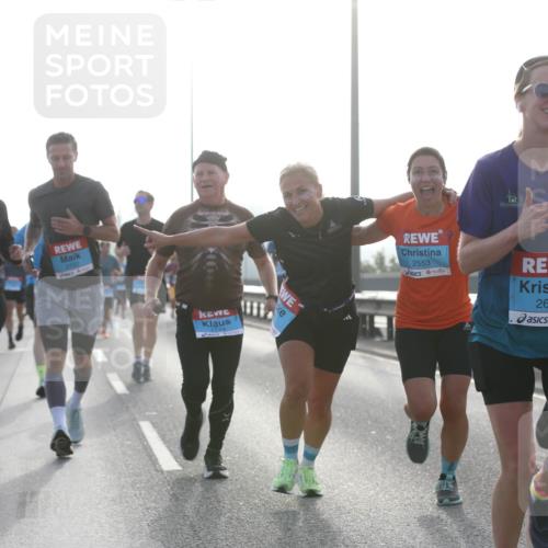 03.10.2026 - Köhlbrandbrückenlauf Jannik Wohlers http://msf.ph/oto/10705686 03.10.2026 09:19:28 Position 3 2171, 2722, 1774, 2553, 2688, 1319 meine-sportfotos.de