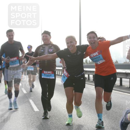 03.10.2026 - Köhlbrandbrückenlauf Jannik Wohlers http://msf.ph/oto/10705695 03.10.2026 09:19:28 Position 3 2171, 2722, 4, 2553 meine-sportfotos.de