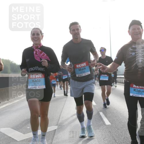 03.10.2026 - Köhlbrandbrückenlauf Jannik Wohlers http://msf.ph/oto/10705700 03.10.2026 09:19:29 Position 3 2723, 2171, 2722, 1774 meine-sportfotos.de