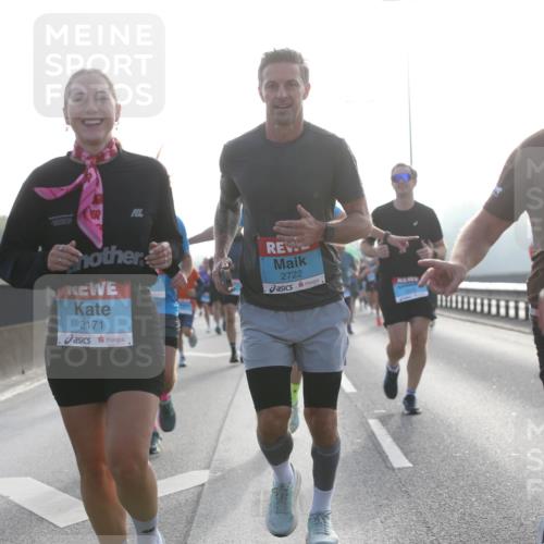 03.10.2026 - Köhlbrandbrückenlauf Jannik Wohlers http://msf.ph/oto/10705711 03.10.2026 09:19:30 Position 3 2171, 2722, 1774 meine-sportfotos.de