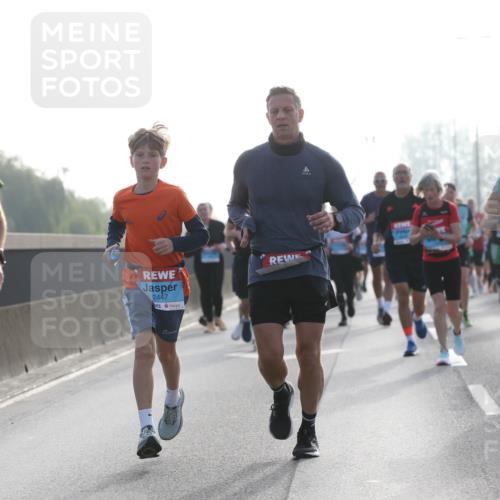 03.10.2026 - Köhlbrandbrückenlauf Jannik Wohlers http://msf.ph/oto/10705739 03.10.2026 09:19:32 Position 3 1201, 2447, 2503 meine-sportfotos.de