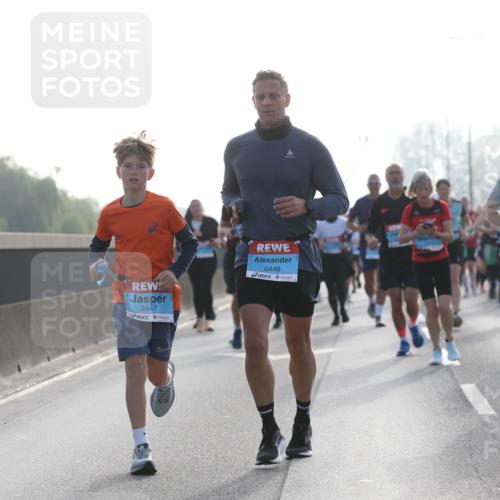 03.10.2026 - Köhlbrandbrückenlauf Jannik Wohlers http://msf.ph/oto/10705743 03.10.2026 09:19:32 Position 3 1201, 2447, 2446, 2503 meine-sportfotos.de