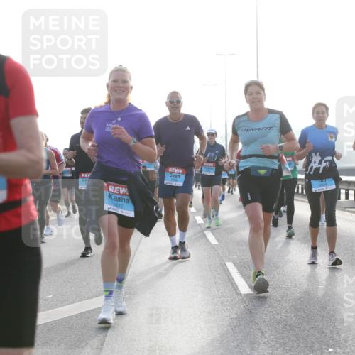 03.10.2026 - Köhlbrandbrückenlauf Jannik Wohlers http://msf.ph/oto/10705773 03.10.2026 09:19:39 Position 3 1510, 442 meine-sportfotos.de
