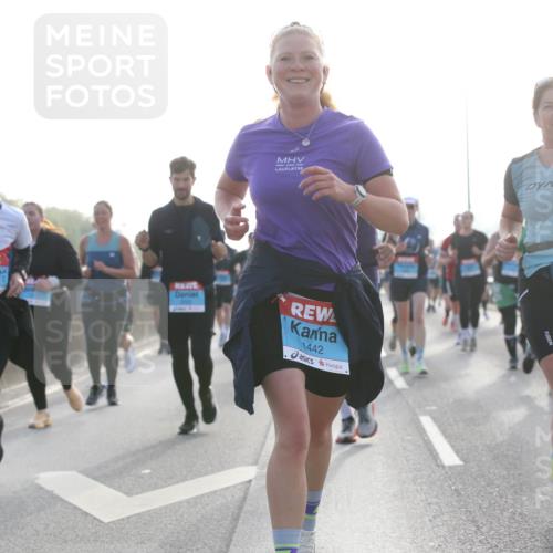 03.10.2026 - Köhlbrandbrückenlauf Jannik Wohlers http://msf.ph/oto/10705781 03.10.2026 09:19:40 Position 3 1630, 1442 meine-sportfotos.de
