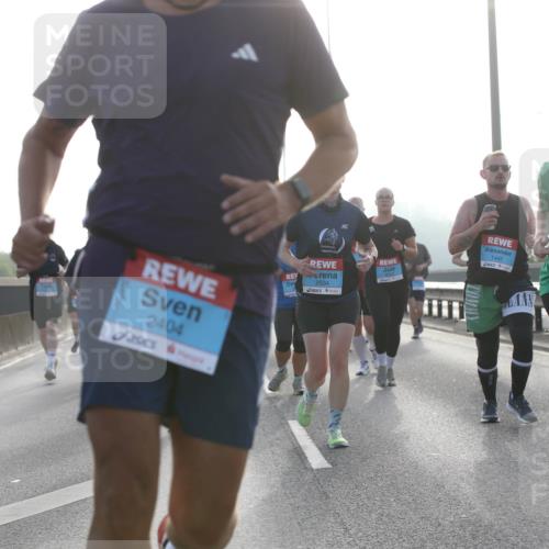 03.10.2026 - Köhlbrandbrückenlauf Jannik Wohlers http://msf.ph/oto/10705795 03.10.2026 09:19:42 Position 3 2404, 2534, 1447, 1615, 1766 meine-sportfotos.de