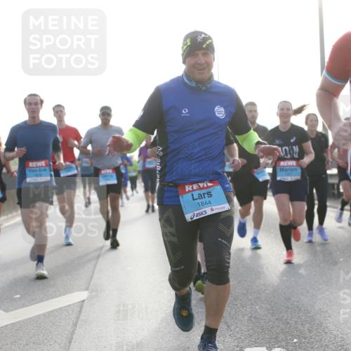 03.10.2026 - Köhlbrandbrückenlauf Jannik Wohlers http://msf.ph/oto/10705825 03.10.2026 09:19:46 Position 3 1844, 2747 meine-sportfotos.de