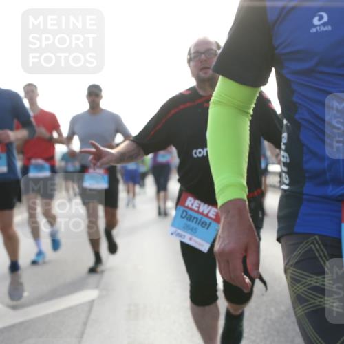 03.10.2026 - Köhlbrandbrückenlauf Jannik Wohlers http://msf.ph/oto/10705830 03.10.2026 09:19:47 Position 3 2645, 1844 meine-sportfotos.de
