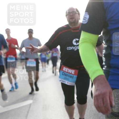 03.10.2026 - Köhlbrandbrückenlauf Jannik Wohlers http://msf.ph/oto/10705832 03.10.2026 09:19:47 Position 3 2645, 184 meine-sportfotos.de