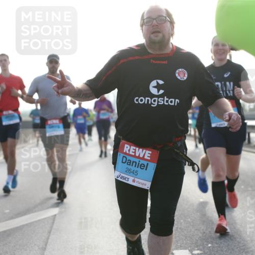 03.10.2026 - Köhlbrandbrückenlauf Jannik Wohlers http://msf.ph/oto/10705834 03.10.2026 09:19:48 Position 3 1436, 2645 meine-sportfotos.de