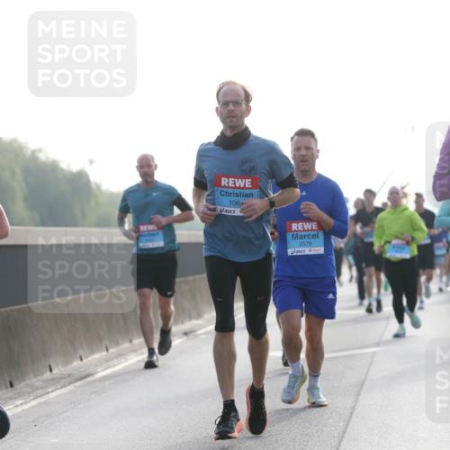 03.10.2026 - Köhlbrandbrückenlauf Jannik Wohlers http://msf.ph/oto/10705854 03.10.2026 09:19:51 Position 3 2565, 1060, 2579, 2513 meine-sportfotos.de
