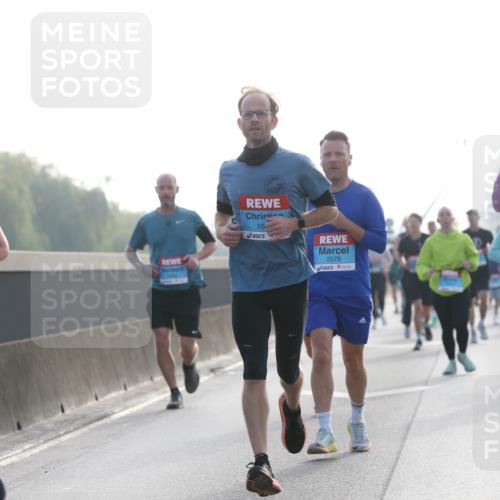 03.10.2026 - Köhlbrandbrückenlauf Jannik Wohlers http://msf.ph/oto/10705856 03.10.2026 09:19:51 Position 3 2565, 10, 2579, 2513 meine-sportfotos.de