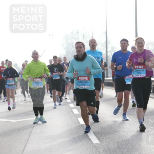 03.10.2026 - Köhlbrandbrückenlauf Jannik Wohlers http://msf.ph/oto/10705868 03.10.2026 09:19:53 Position 3 2678, 2758, 1472, 2505 meine-sportfotos.de