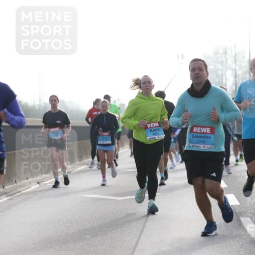 03.10.2026 - Köhlbrandbrückenlauf Jannik Wohlers http://msf.ph/oto/10705871 03.10.2026 09:19:54 Position 3 2678, 2758, 11 meine-sportfotos.de