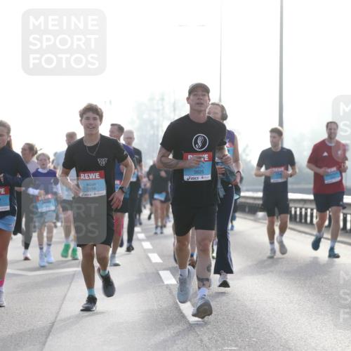 03.10.2026 - Köhlbrandbrückenlauf Jannik Wohlers http://msf.ph/oto/10705890 03.10.2026 09:19:58 Position 3 3816, 3813, 3825 meine-sportfotos.de