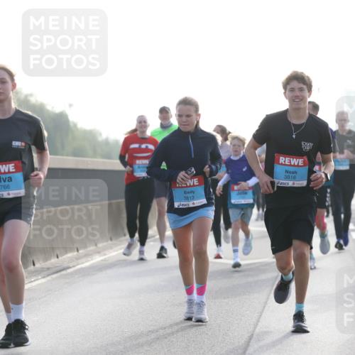 03.10.2026 - Köhlbrandbrückenlauf Jannik Wohlers http://msf.ph/oto/10705892 03.10.2026 09:19:59 Position 3 2766, 3813, 382, 3816 meine-sportfotos.de