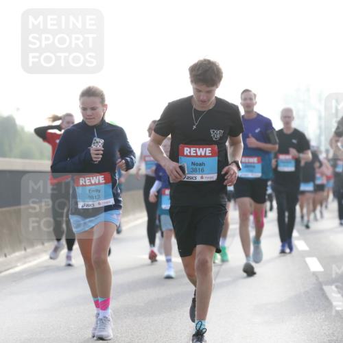 03.10.2026 - Köhlbrandbrückenlauf Jannik Wohlers http://msf.ph/oto/10705897 03.10.2026 09:20:00 Position 3 3813, 3816, 3825 meine-sportfotos.de