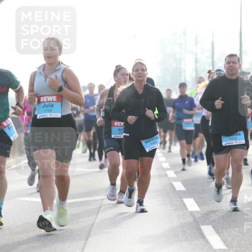 03.10.2026 - Köhlbrandbrückenlauf Jannik Wohlers http://msf.ph/oto/10705924 03.10.2026 09:20:06 Position 3 038, 2728, 372, 2457, 2433, 3741 meine-sportfotos.de