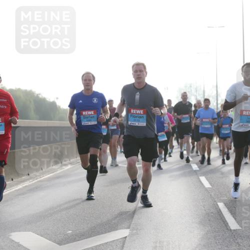 03.10.2026 - Köhlbrandbrückenlauf Jannik Wohlers http://msf.ph/oto/10705972 03.10.2026 09:20:16 Position 3 1851, 2680, 3113, 2451, 3850 meine-sportfotos.de