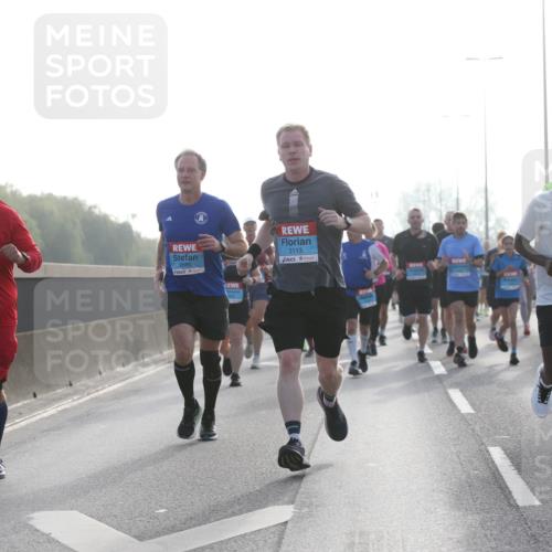03.10.2026 - Köhlbrandbrückenlauf Jannik Wohlers http://msf.ph/oto/10705981 03.10.2026 09:20:17 Position 3 1851, 2680, 3113, 2451, 3850 meine-sportfotos.de