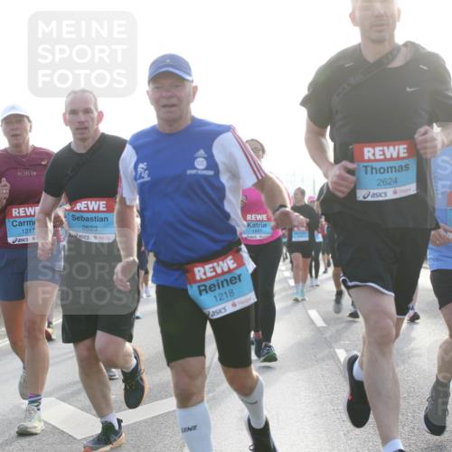 03.10.2026 - Köhlbrandbrückenlauf Jannik Wohlers http://msf.ph/oto/10706011 03.10.2026 09:20:22 Position 3 42, 195, 1217, 2623, 1218, 1897, 2624, 1187 meine-sportfotos.de
