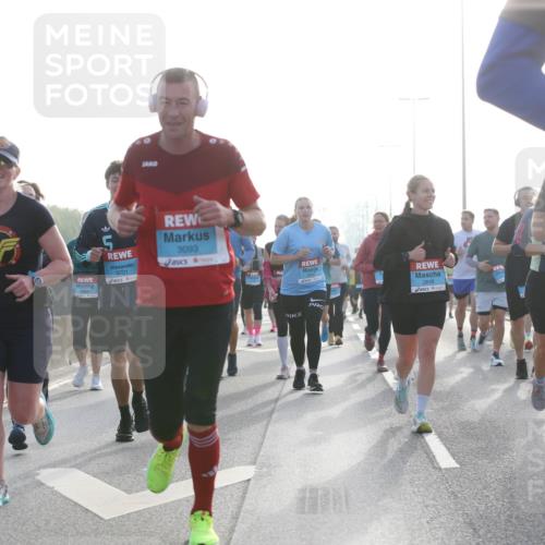 03.10.2026 - Köhlbrandbrückenlauf Jannik Wohlers http://msf.ph/oto/10706044 03.10.2026 09:20:26 Position 3 3093, 3721, 2646 meine-sportfotos.de