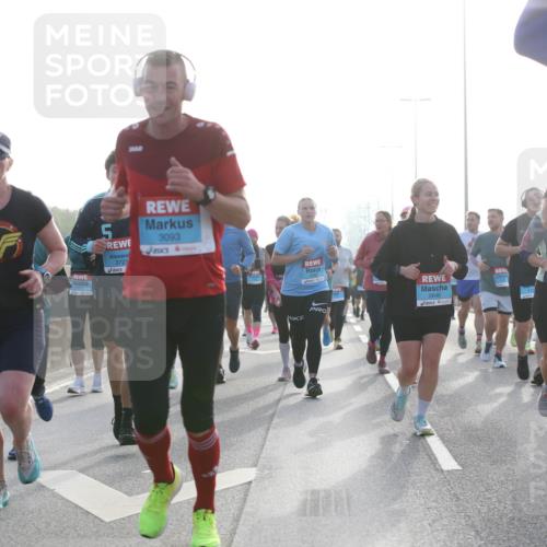 03.10.2026 - Köhlbrandbrückenlauf Jannik Wohlers http://msf.ph/oto/10706046 03.10.2026 09:20:26 Position 3 240, 5, 3721, 3093, 2646 meine-sportfotos.de
