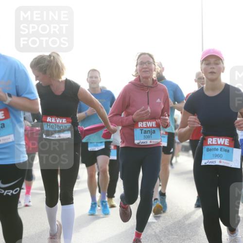 03.10.2026 - Köhlbrandbrückenlauf Jannik Wohlers http://msf.ph/oto/10706067 03.10.2026 09:20:28 Position 3 2955, 3391, 1960, 1740, 275 meine-sportfotos.de