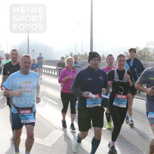03.10.2026 - Köhlbrandbrückenlauf Jannik Wohlers http://msf.ph/oto/10706142 03.10.2026 09:20:48 Position 3 1988, 36, 2095, 2096, 1119 meine-sportfotos.de