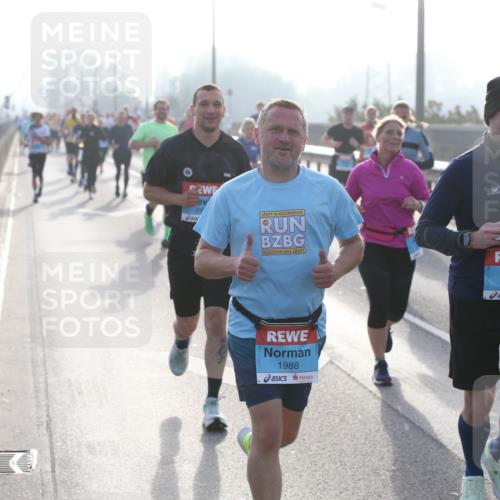 03.10.2026 - Köhlbrandbrückenlauf Jannik Wohlers http://msf.ph/oto/10706145 03.10.2026 09:20:49 Position 3 1988, 2095, 20 meine-sportfotos.de
