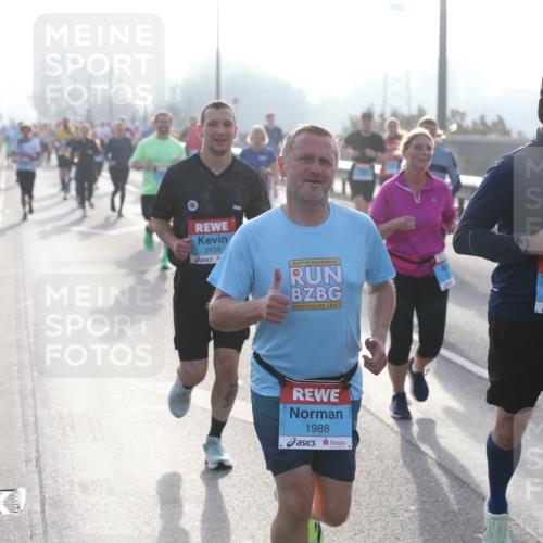 03.10.2026 - Köhlbrandbrückenlauf Jannik Wohlers http://msf.ph/oto/10706148 03.10.2026 09:20:49 Position 3 2439, 2095, 1988 meine-sportfotos.de