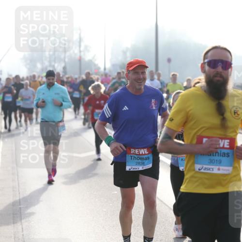 03.10.2026 - Köhlbrandbrückenlauf Jannik Wohlers http://msf.ph/oto/10706190 03.10.2026 09:20:59 Position 3 2836, 3019, 1805 meine-sportfotos.de