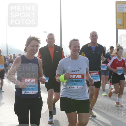 03.10.2026 - Köhlbrandbrückenlauf Jannik Wohlers http://msf.ph/oto/10706220 03.10.2026 09:21:10 Position 3 2560, 2658, 1527 meine-sportfotos.de