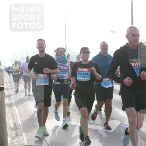 03.10.2026 - Köhlbrandbrückenlauf Jannik Wohlers http://msf.ph/oto/10706274 03.10.2026 09:21:34 Position 3 1047, 2898, 04, 3767 meine-sportfotos.de