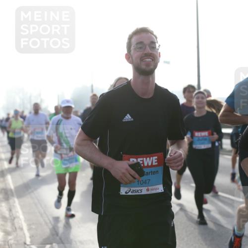 03.10.2026 - Köhlbrandbrückenlauf Jannik Wohlers http://msf.ph/oto/10706286 03.10.2026 09:21:36 Position 3 1047, 2898 meine-sportfotos.de