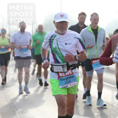 03.10.2026 - Köhlbrandbrückenlauf Jannik Wohlers http://msf.ph/oto/10706290 03.10.2026 09:21:37 Position 3 2595 meine-sportfotos.de