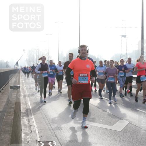 03.10.2026 - Köhlbrandbrückenlauf Jannik Wohlers http://msf.ph/oto/10706299 03.10.2026 09:21:45 Position 3 1769, 1306 meine-sportfotos.de