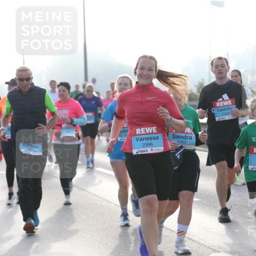 03.10.2026 - Köhlbrandbrückenlauf Jannik Wohlers http://msf.ph/oto/10706387 03.10.2026 09:22:10 Position 3 2895, 2996, 2920, 1763, 1765 meine-sportfotos.de