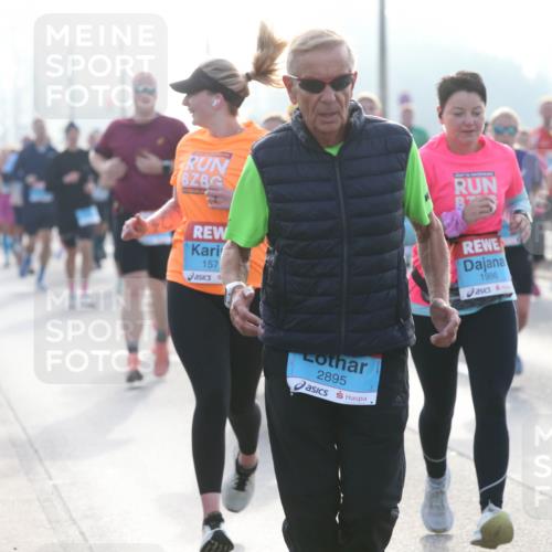03.10.2026 - Köhlbrandbrückenlauf Jannik Wohlers http://msf.ph/oto/10706391 03.10.2026 09:22:12 Position 3 157, 2895, 1986 meine-sportfotos.de