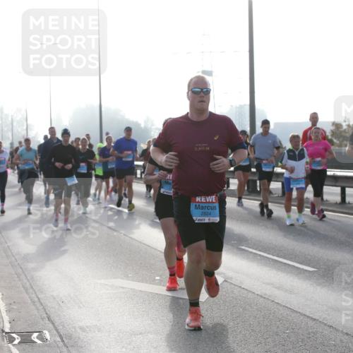 03.10.2026 - Köhlbrandbrückenlauf Jannik Wohlers http://msf.ph/oto/10706418 03.10.2026 09:22:18 Position 3 21, 0975, 2824 meine-sportfotos.de