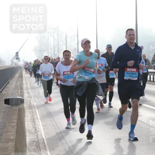 03.10.2026 - Köhlbrandbrückenlauf Jannik Wohlers http://msf.ph/oto/10706430 03.10.2026 09:22:21 Position 3 2817, 3815, 2816 meine-sportfotos.de