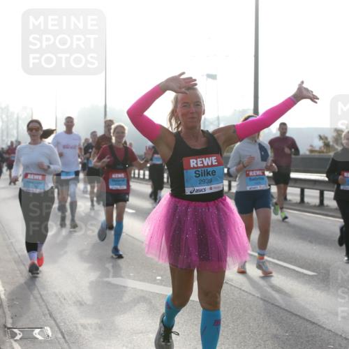 03.10.2026 - Köhlbrandbrückenlauf Jannik Wohlers http://msf.ph/oto/10706476 03.10.2026 09:22:28 Position 3 2939, 26 meine-sportfotos.de