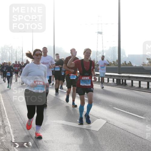 03.10.2026 - Köhlbrandbrückenlauf Jannik Wohlers http://msf.ph/oto/10706483 03.10.2026 09:22:30 Position 3 3118, 3152, 1474 meine-sportfotos.de