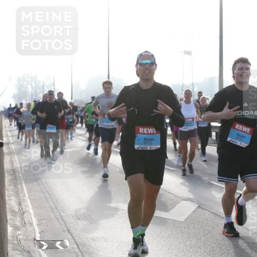 03.10.2026 - Köhlbrandbrückenlauf Jannik Wohlers http://msf.ph/oto/10706542 03.10.2026 09:22:46 Position 3 3772, 3761 meine-sportfotos.de