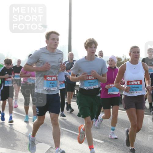 03.10.2026 - Köhlbrandbrückenlauf Jannik Wohlers http://msf.ph/oto/10706548 03.10.2026 09:22:48 Position 3 3742, 26, 3851, 3733, 2788, 267, 3743 meine-sportfotos.de