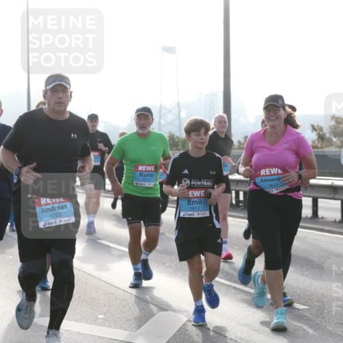 03.10.2026 - Köhlbrandbrückenlauf Jannik Wohlers http://msf.ph/oto/10706559 03.10.2026 09:22:50 Position 3 30, 1753, 2674, 1612, 1611, 1710 meine-sportfotos.de