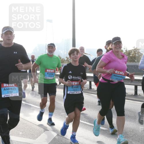 03.10.2026 - Köhlbrandbrückenlauf Jannik Wohlers http://msf.ph/oto/10706567 03.10.2026 09:22:50 Position 3 1753, 2674, 1612, 1611, 1710 meine-sportfotos.de