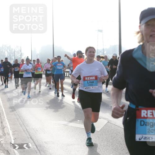 03.10.2026 - Köhlbrandbrückenlauf Jannik Wohlers http://msf.ph/oto/10706604 03.10.2026 09:22:59 Position 3 2982, 2690 meine-sportfotos.de