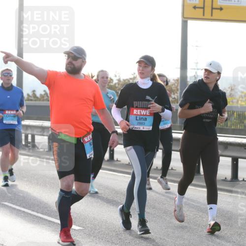 03.10.2026 - Köhlbrandbrückenlauf Jannik Wohlers http://msf.ph/oto/10706624 03.10.2026 09:23:01 Position 3 1635, 2883, 15, 3441, 3445 meine-sportfotos.de