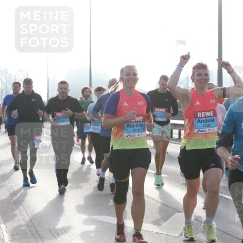 03.10.2026 - Köhlbrandbrückenlauf Jannik Wohlers http://msf.ph/oto/10706648 03.10.2026 09:23:04 Position 3 1519, 1520, 70, 3, 1619 meine-sportfotos.de