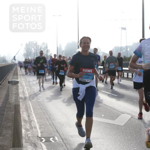 03.10.2026 - Köhlbrandbrückenlauf Jannik Wohlers http://msf.ph/oto/10706719 03.10.2026 09:23:15 Position 3 2800, 1001, 2152 meine-sportfotos.de